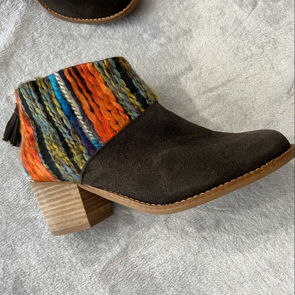 TOMS Lelia Brown Ankle Boots New 5.5